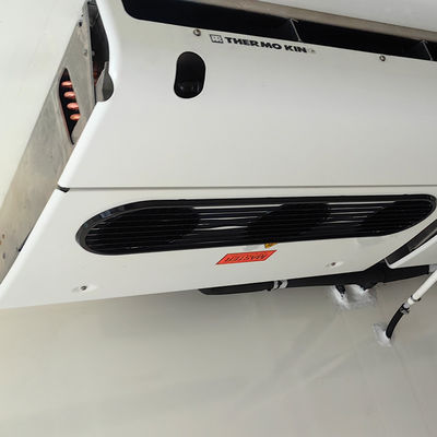 Η μονάδα ψύξης Thermo King UT σειράς UT-R EXTREME αντικαθιστά την UT-1200 εγκατεστημένη στο φορτηγό μεταφοράς αεροδρομίου